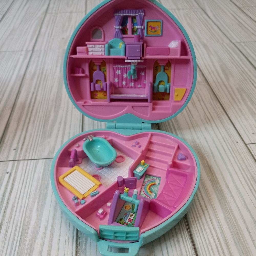 Vintage Bluebird 1994 Polly Pocket Babytime Fun Nursery Compact Playset